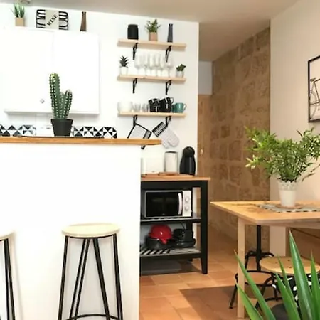 Superbe ! Appart T2 - Centre Historique & Tram - Situation Ideale Apartment Montpellier